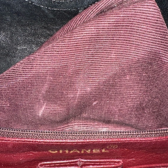 **AUTHENTIC** Chanel vintage classic flap bag in black - Picture 16 of 16